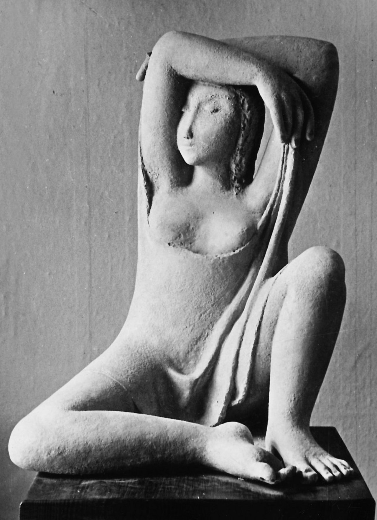 Elisabeth Springer, Sitzende, Terrakotta, ca. 1936, Foto von Abraham Pisarek © Rosenthal-Springer-Archiv