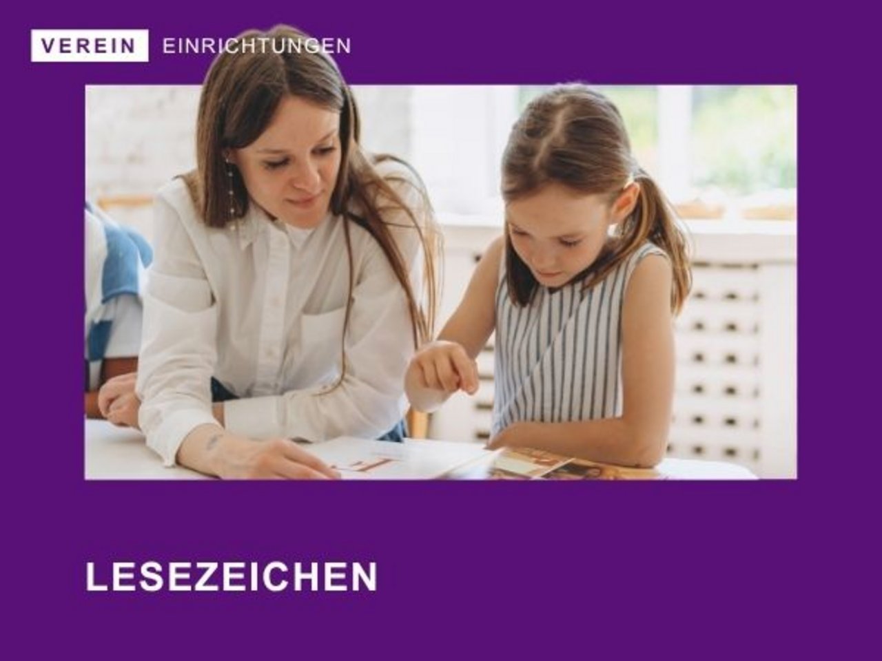 Frau mit Mädchen am Tisch - individuelle Leseförderung