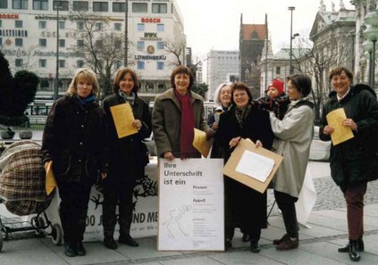 Stadtrundgang Station Maximilianstraße – Unterschriftenaktion 1998