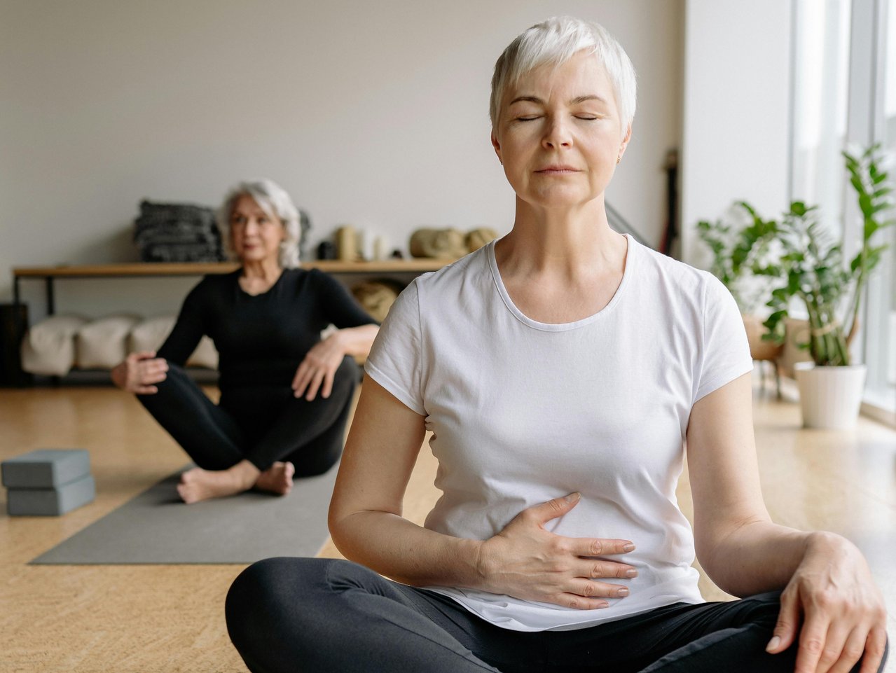 Yogaübung - Gesundheit und Prävention für Frauen ist wichtig