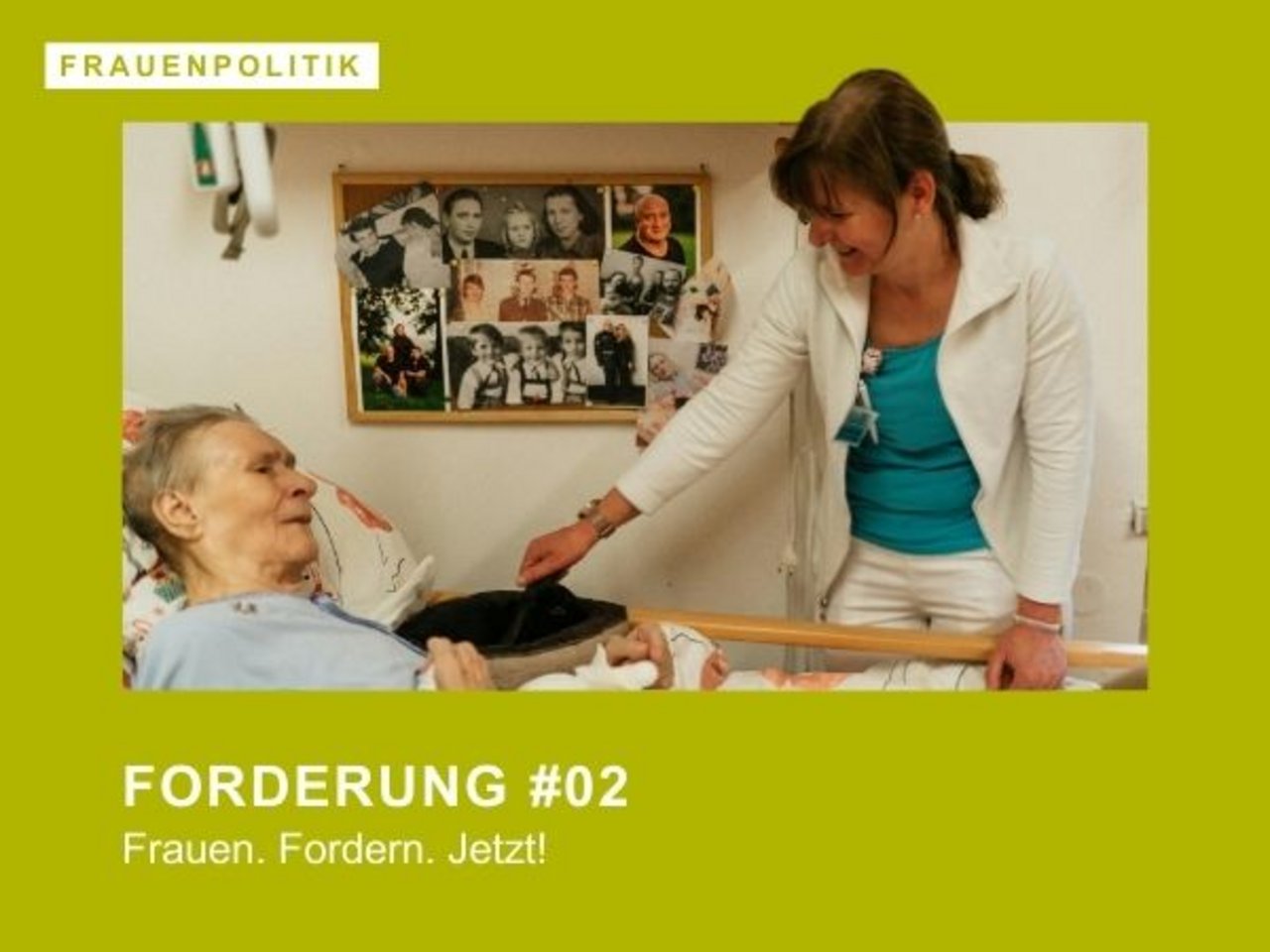 Alte Frau mit Pflegerin