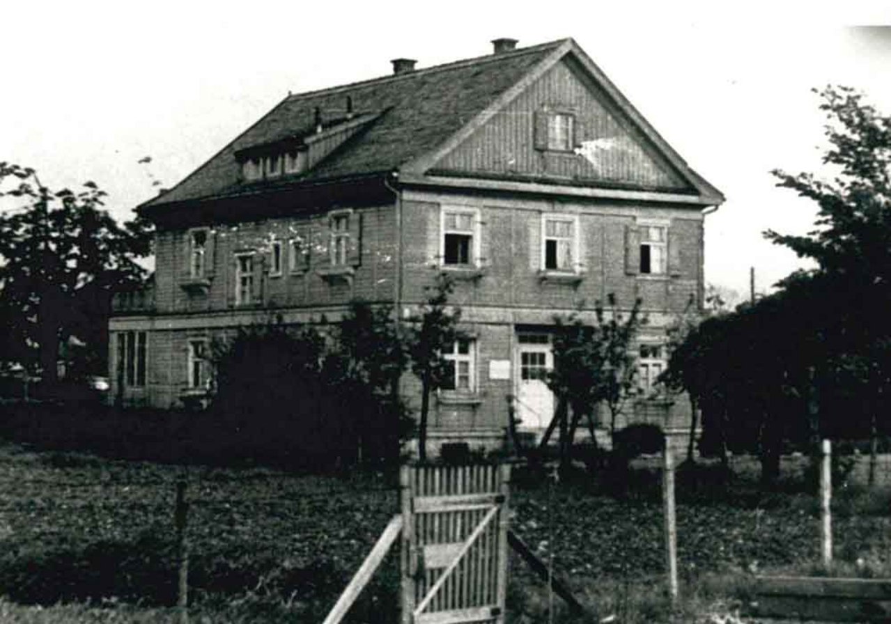 Stadtrundgang Station Landwehrstraße – Außenaufnahme des Alten Luisenheims