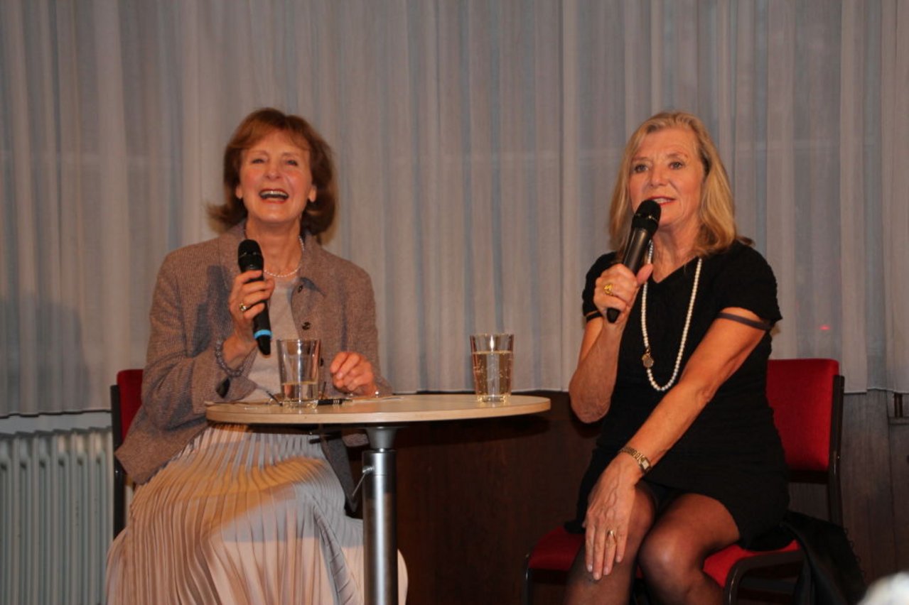 Frauengespra__ch_Jutta_Speidel_4_Salzer-Wilkie.JPG