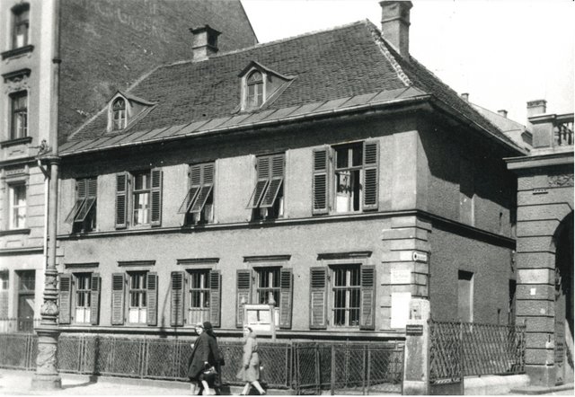 Brienner_Strasse_37_in_Muenchen.jpg
